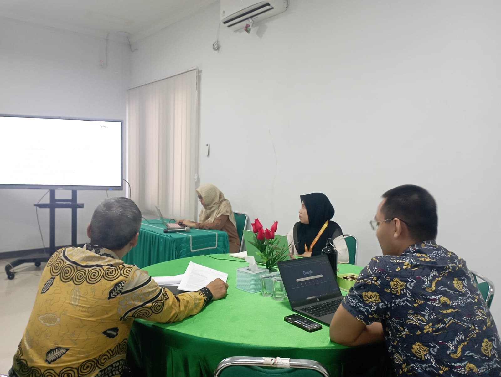 PPID UIN KHAS Jember Gelar Pengisian E-Monev Komisi Informasi